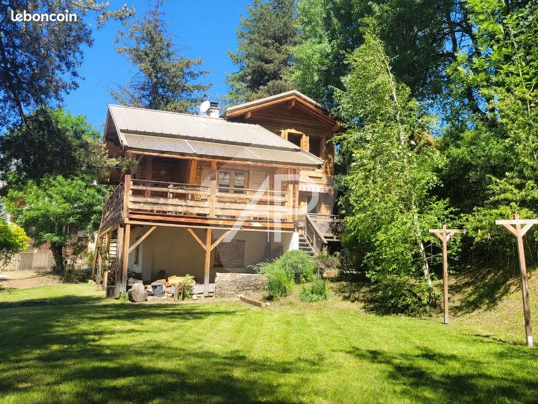 Maison 7 pièces 180 m² · à Saint-Chaffrey · 180 m² · 998 000 €