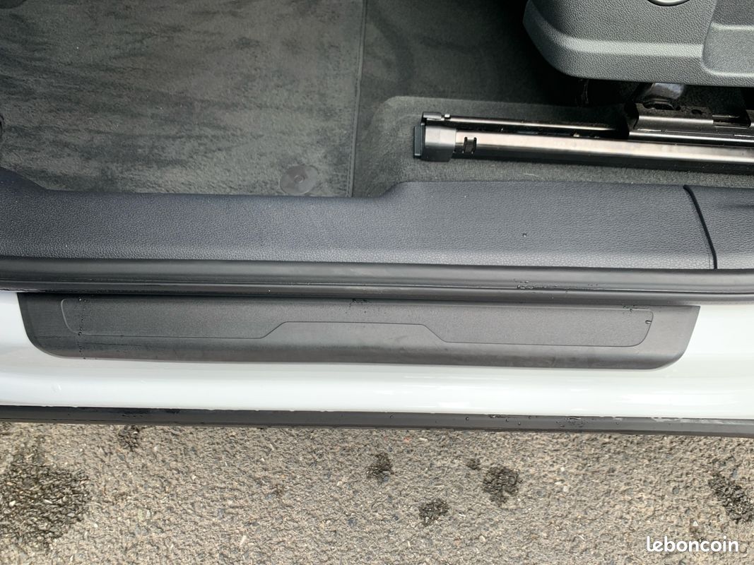 AUDI Q3 35 TDI 150 ch S tronic 7 Design (image 28)