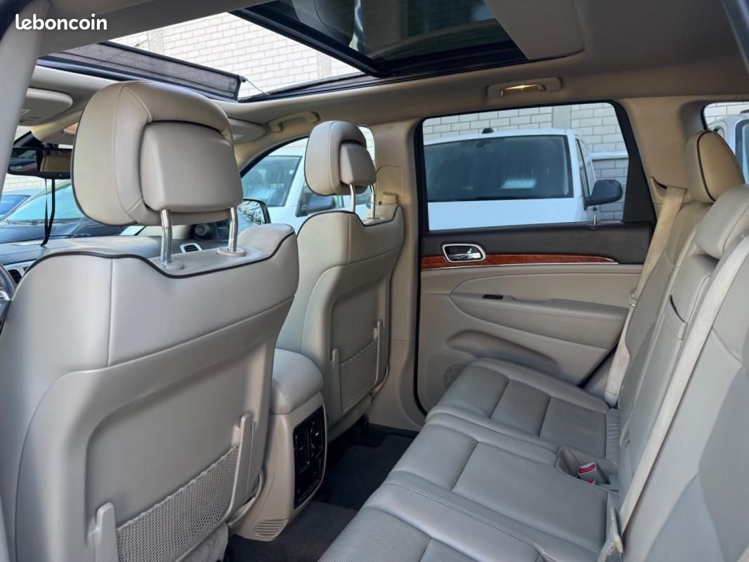 Jeep Grand Cherokee 3.0 CRD Overland | 241 ch BVA Toit panoramique Régulateur adaptatif Hayon éle... (image 19)