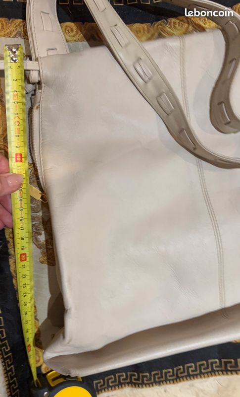Grand Sac à main en Cuir Blanc Cassé / Ecru / environ 33 centimètres (image 8)