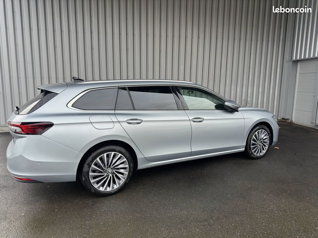 SKODA Superb Combi 1.5 TSI mHEV 150 ch ACT DSG7 Laurin & Klement (image 28)