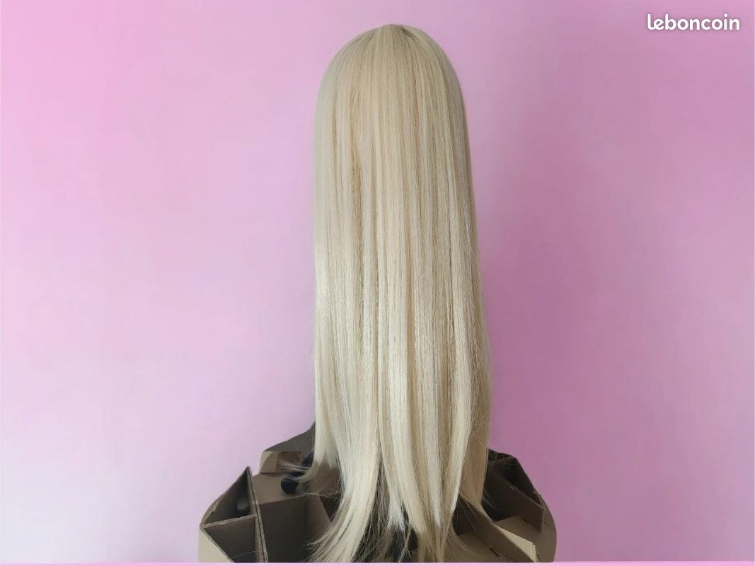 Perruque longue 28 pouces blonde dorée – lisse avec frange (image 9)