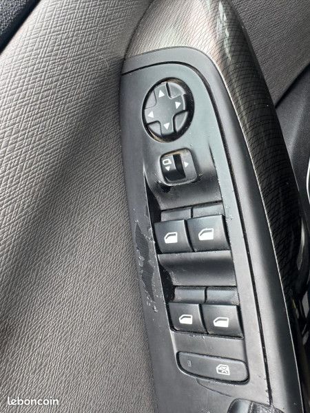 Citroen GRAND C4 PICASSO BLUEHDI 150CH EXCLUSIVE S&S EAT6 AUTOMATIQUE (image 16)
