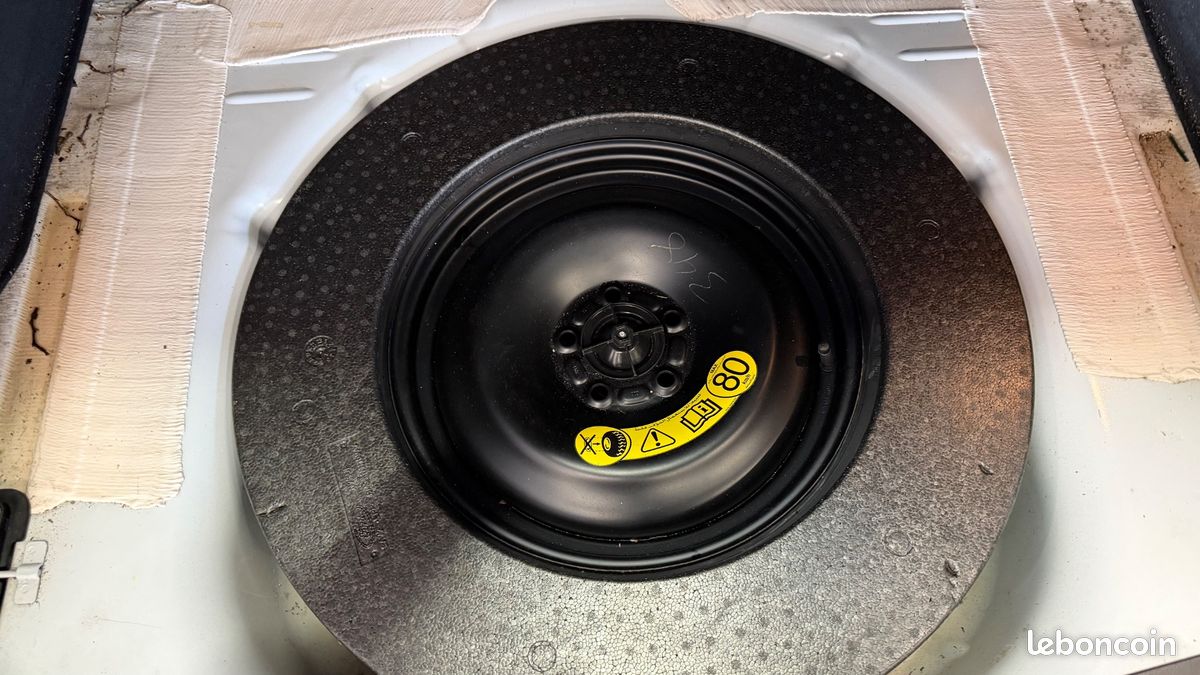 FORD FOCUS SW 1.0 ECOBOOST 125 CH TITANIUM-X START-STOP DISTRIBUTION REMPLACEe (image 13)