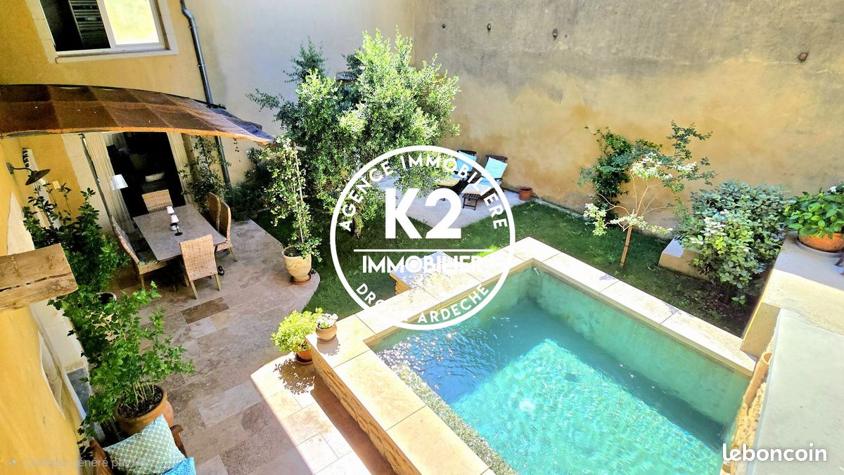 Maison 9 pièces 238 m² · à Saint-Marcel-d'Ardèche · 238 m² · 415 000 €