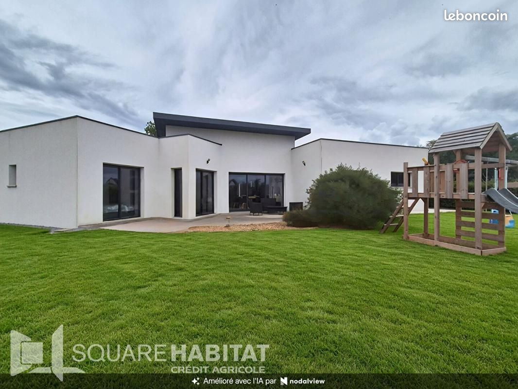 Maison 6 pièces 162 m² · à Sixt-sur-Aff · 162 m² · 330 000 €