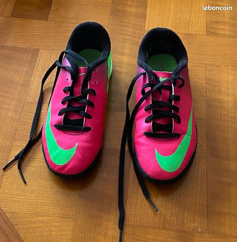 Chaussures de foot enfant - unisexe - pointure 33 - Sport & Plein air