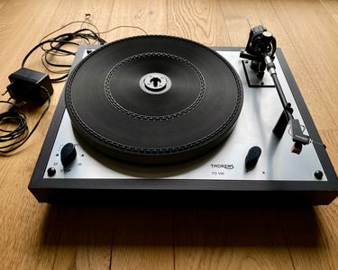 Platine vinyle thorens td 166 mkii fonctionnelle avec en ance | Clasf image-video