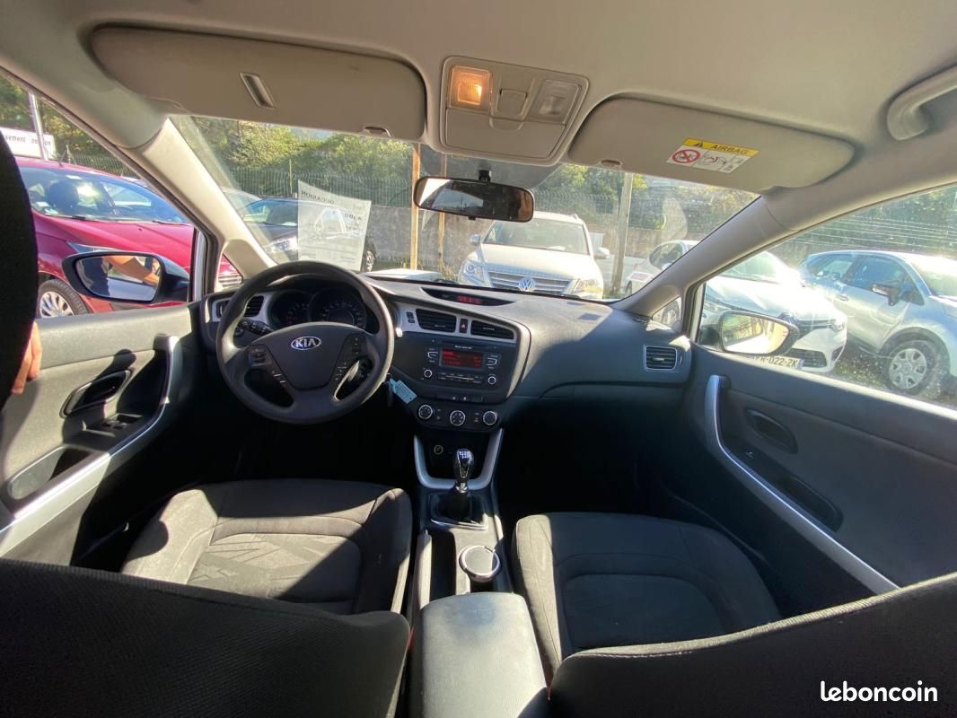 Kia Cee'd CEE-D 2 1.4 CRDI - 16V TURBO (image 11)