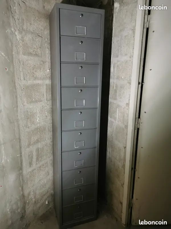 Meuble métallique vintage (image 1)