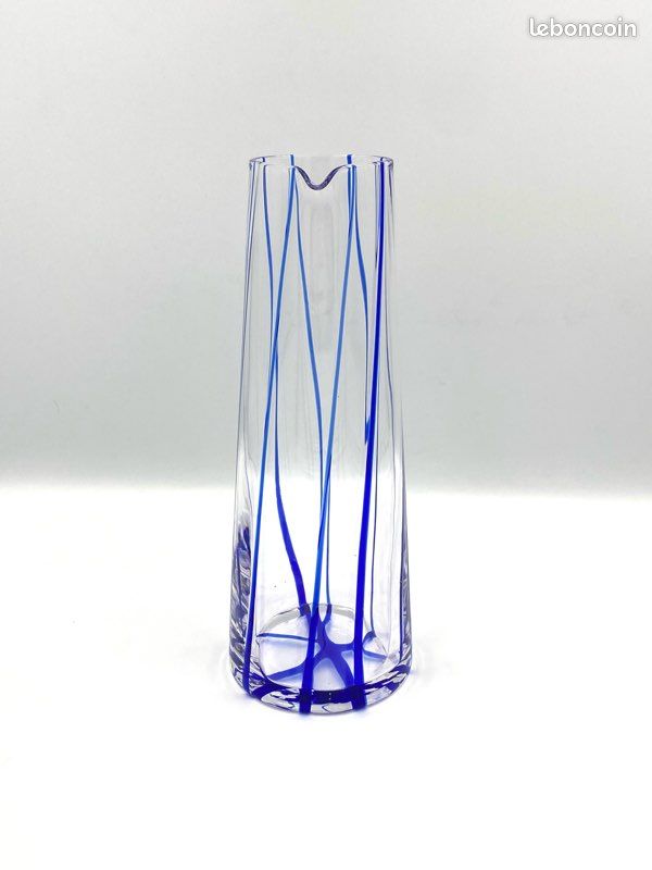 Pichet, carafe ou vase rayures Bleu givré et blanc