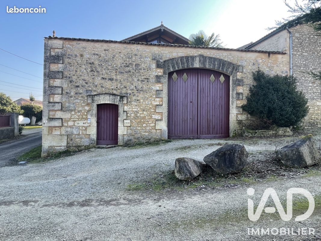 Maison 4 pièces 150 m² · à Chazelles · 150 m² · 263 000 €