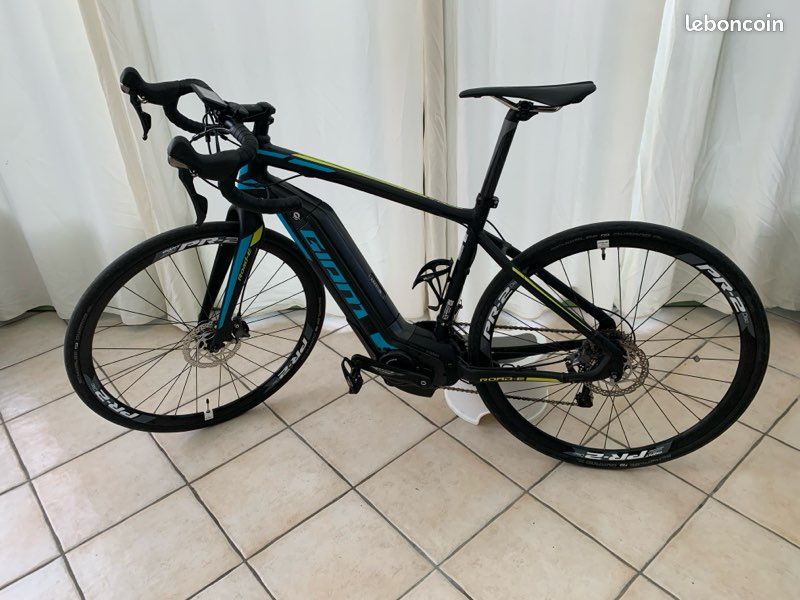 Vélo de route électrique GIANT Road e+1 VAE Vélos