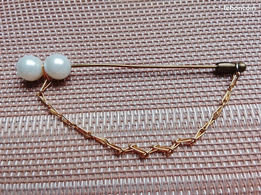 Broche ancienne de col or rose perles fines