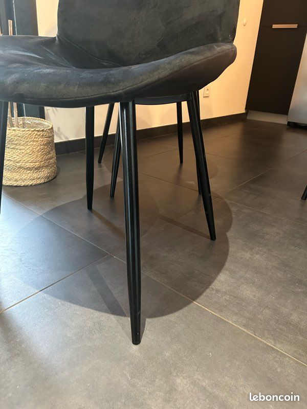 Chaise noir salle à manger (image 4)