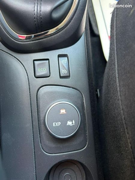 Renault CAPTUR 1.5 DCI 110 CH STOP&START ENERGY BUSINESS ECO² EURO6 2015 (image 9)
