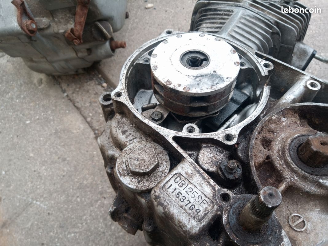 Lot moteurs honda 125 cbs (image 2)