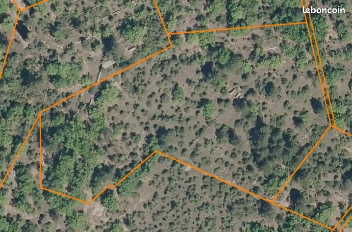 Vend terrain zone naturelle 13500 m2 · à La Verdière · 17 900 €