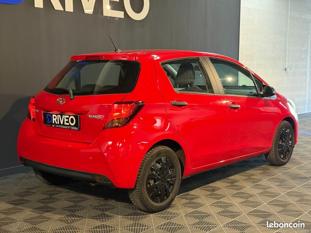 TOYOTA YARIS LCA2 69cH ACTIVE / 2EME MAIN / SUIVI COMPLET / COMMANDES AU VOLANT / CLIM (image 5)