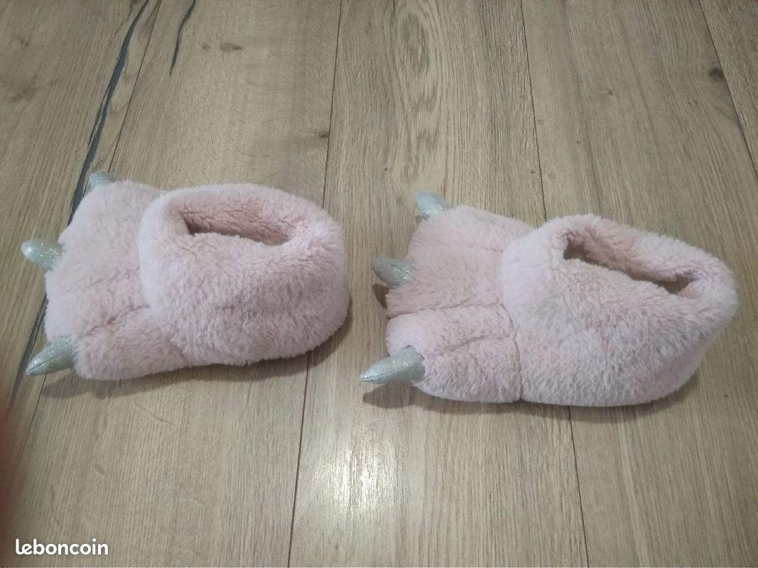Chaussons fourrés fille taille 30-31 (image 2)