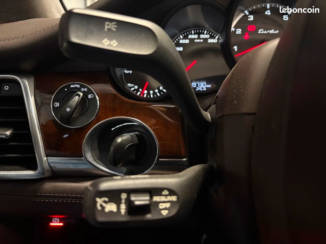 PORSCHE PANAMERA Turbo V8 4.8 500 PDK CÉRAMIQUES/TOIT OUVRANT/SUIVI PORSCHE (image 34)