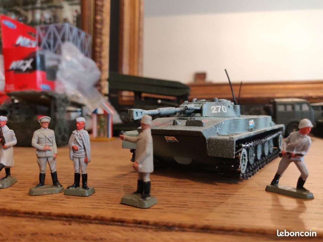 Solido 1/50, blindé Russe PT 76 époque URSS, guerre froide, Tbe (378