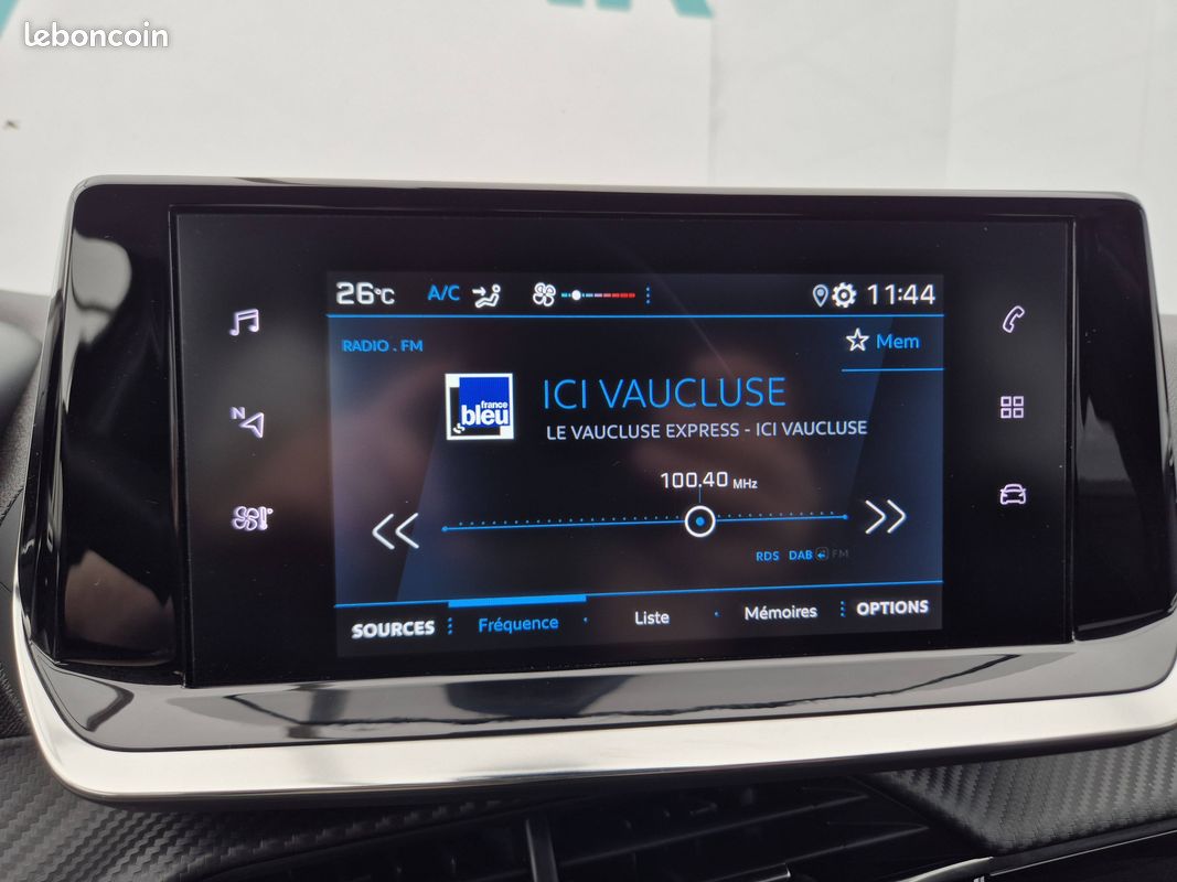 PEUGEOT 208 PureTech 100 S&S BVM6 Style (image 17)