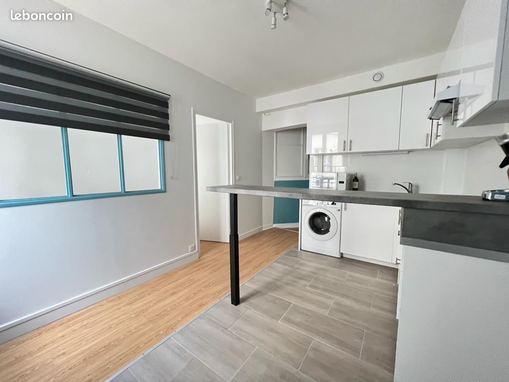 Appartement 2 pièces 25 m² · à Paris · 24,7 m² · 890 €