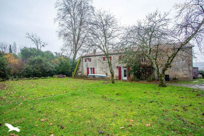 Maison 8 pièces 250 m²