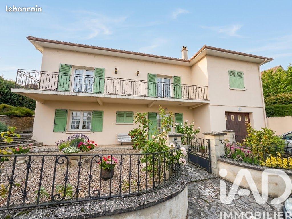 Maison 7 pièces 175 m² · à Saint-Savin · 175 m² · 135 000 €