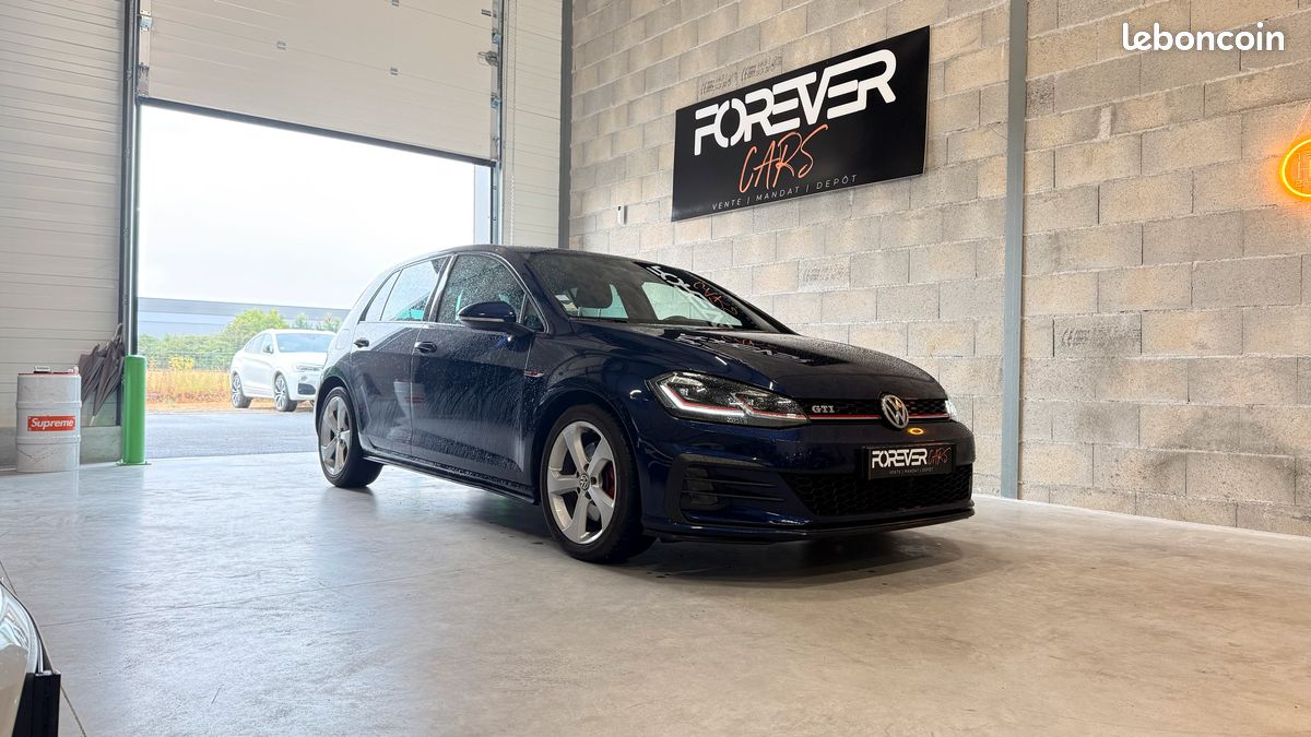 VOLKSWAGEN GOLF GTI 2.0 TSI 230 DSG6 5p - Garantie 6 mois / Siège chauffant / Bleu métallisé / Virtual Cockpit / Phares full LED (image 1)