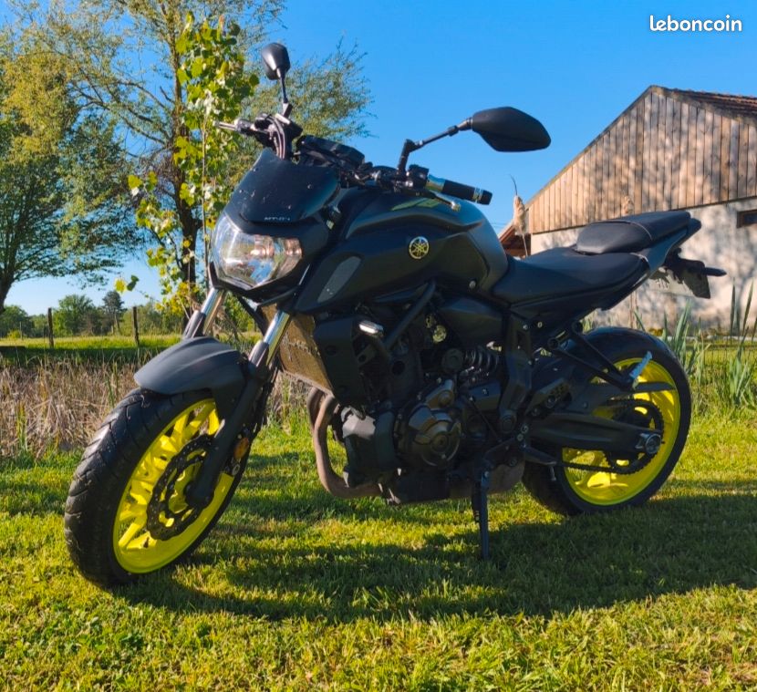 Yamaha MT-07 (image 1)