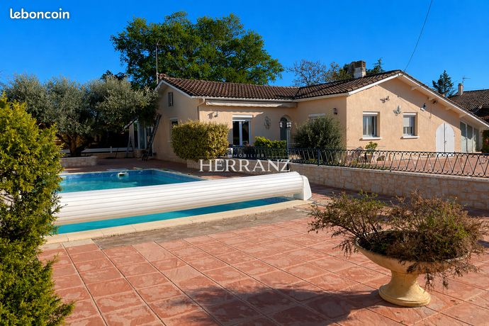 Maison 3 pièces 144 m²