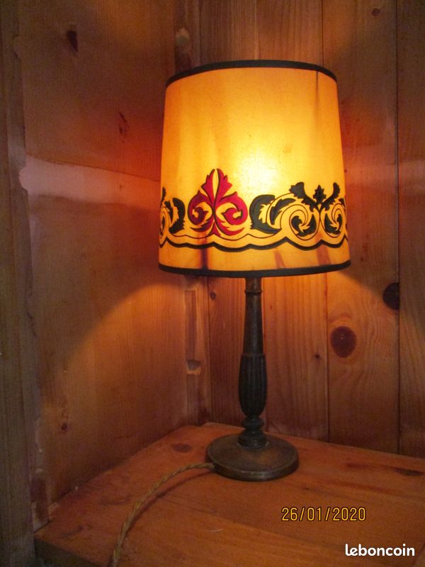 Lampe a poser socle en bois (image 1)
