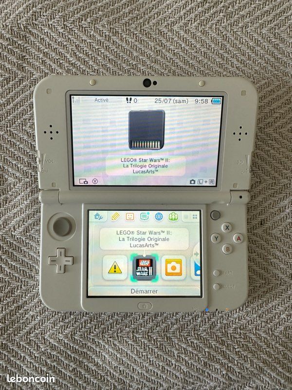 New 3DS XL (image 1)
