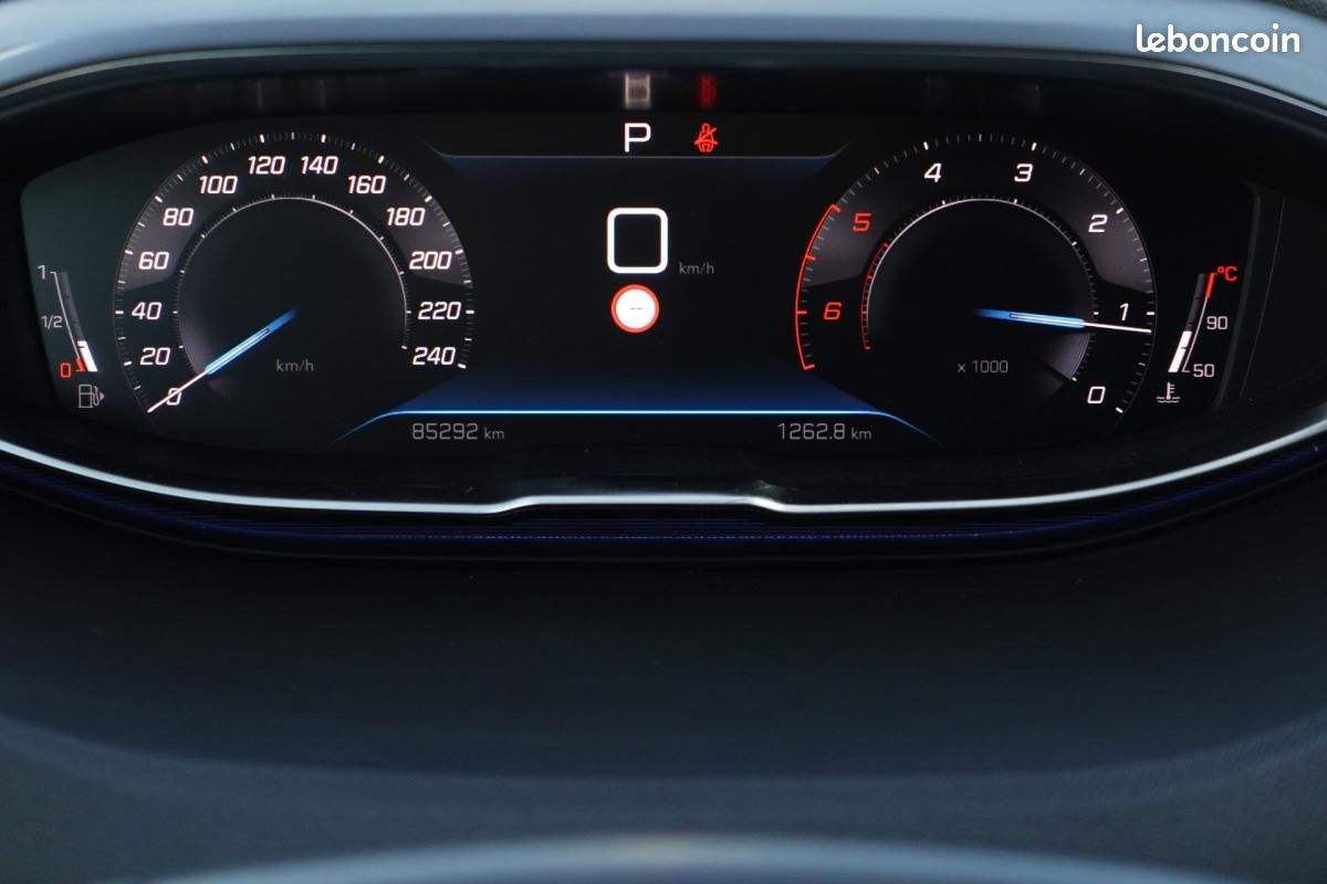 Peugeot 3008 130CH EAT8 ALLURE + FILET DE RETENUE/ 1ÈRE MAIN/ GARANTIE 12 MOIS (image 16)
