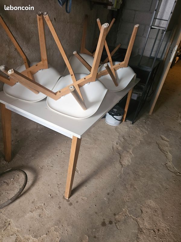 Table plus 4 chaise (image 8)