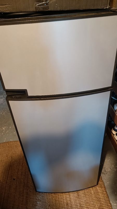 Fermeture porte de frigo Dometic, complète