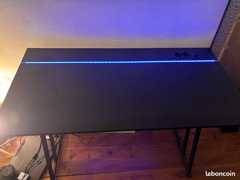 Bureau gamer avec leds intégrées (image 6)