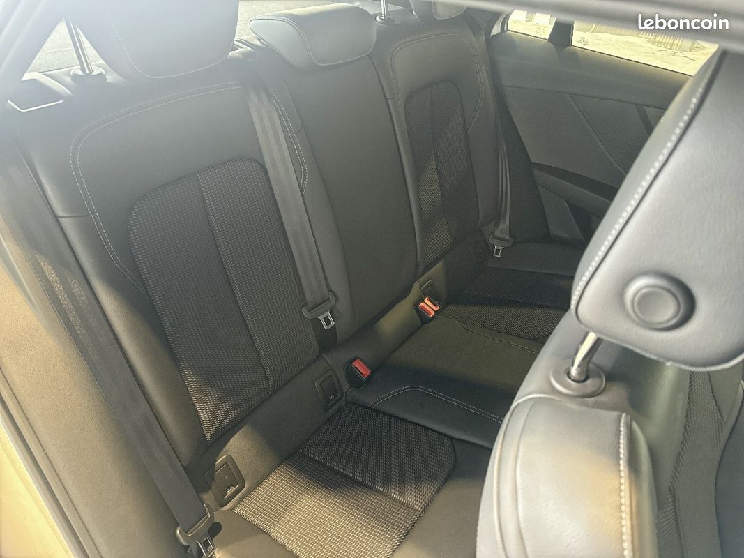 AUDI Q2 35 TFSI 150 S tronic 7 S line (image 19)