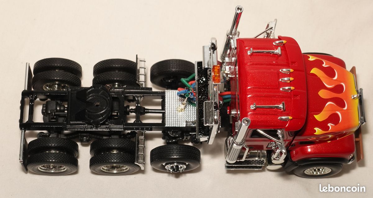 Tracteur Mack Granite rouge avec flammes 1/34 FIRST GEAR - Jeux & Jouets