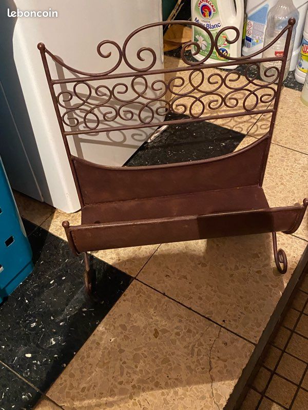 Porte revues métallique marron (image 1)