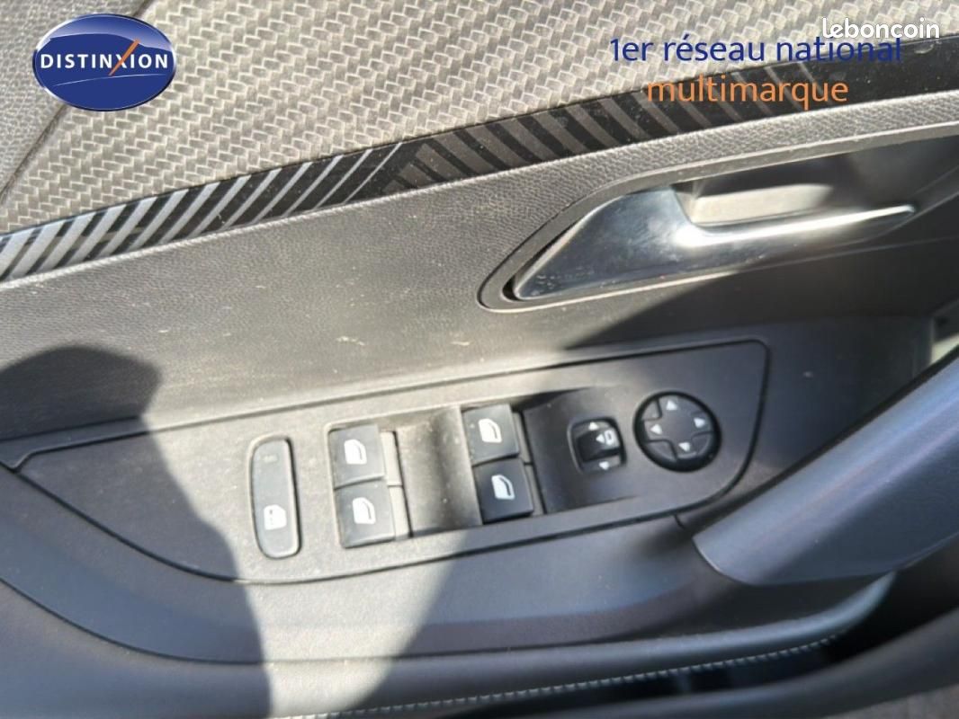 Peugeot 2008 1.2 PURETECH 130 EAT8 ALLURE (image 16)