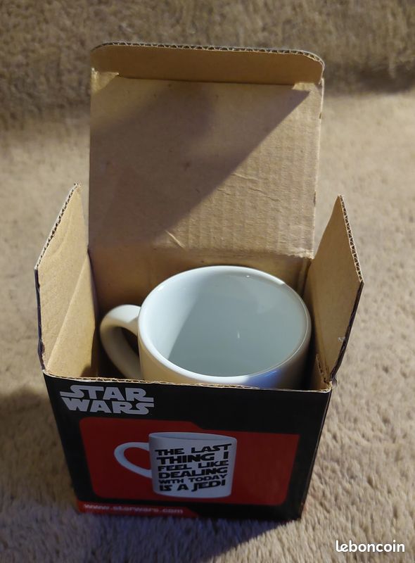 Lot 2 mugs tasses étoile dorée neuf - Arts de la table