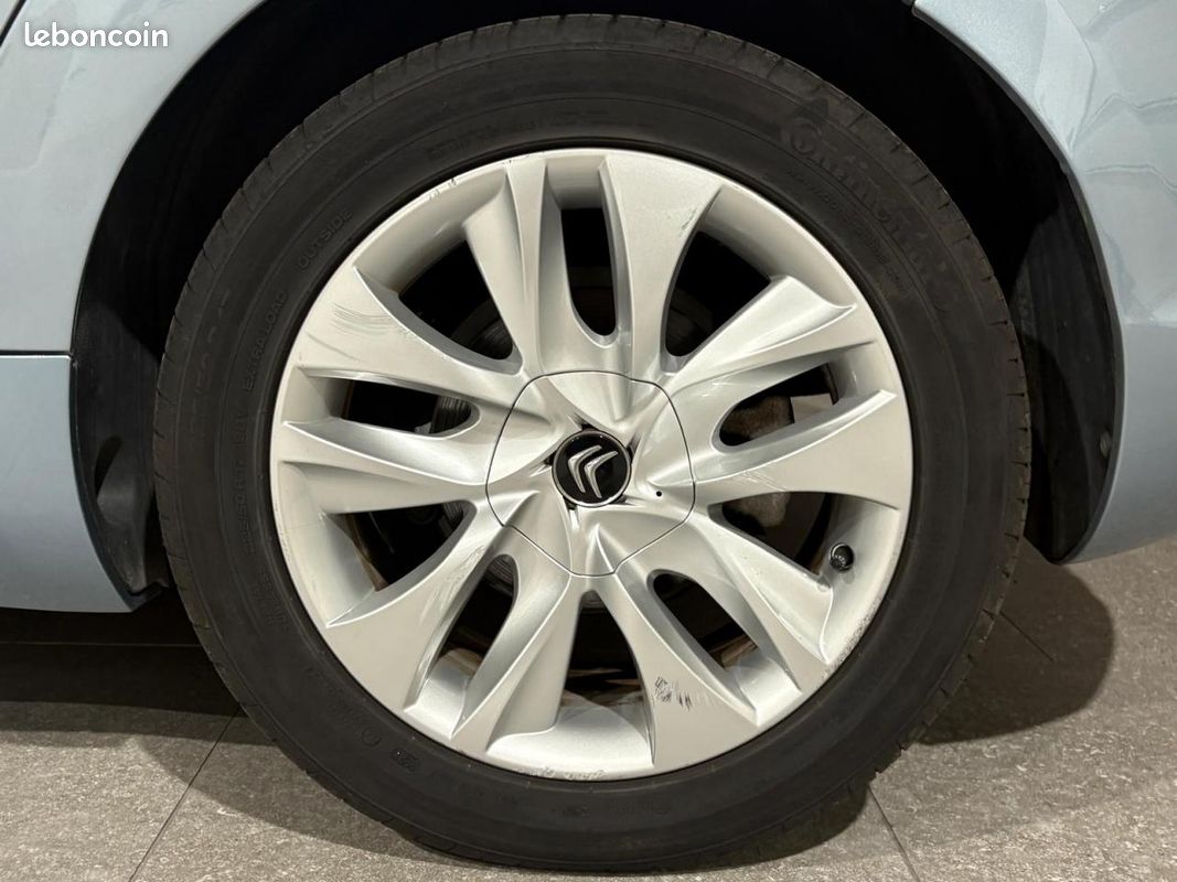 DS DS 5 1.6 e-HDi - 115ch - BVA So Chic - garantie 6 mois (image 24)
