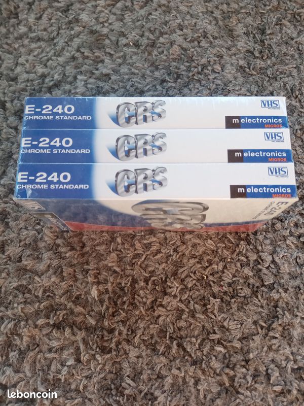 Lot de 3 K7 VHS sous blister (image 1)