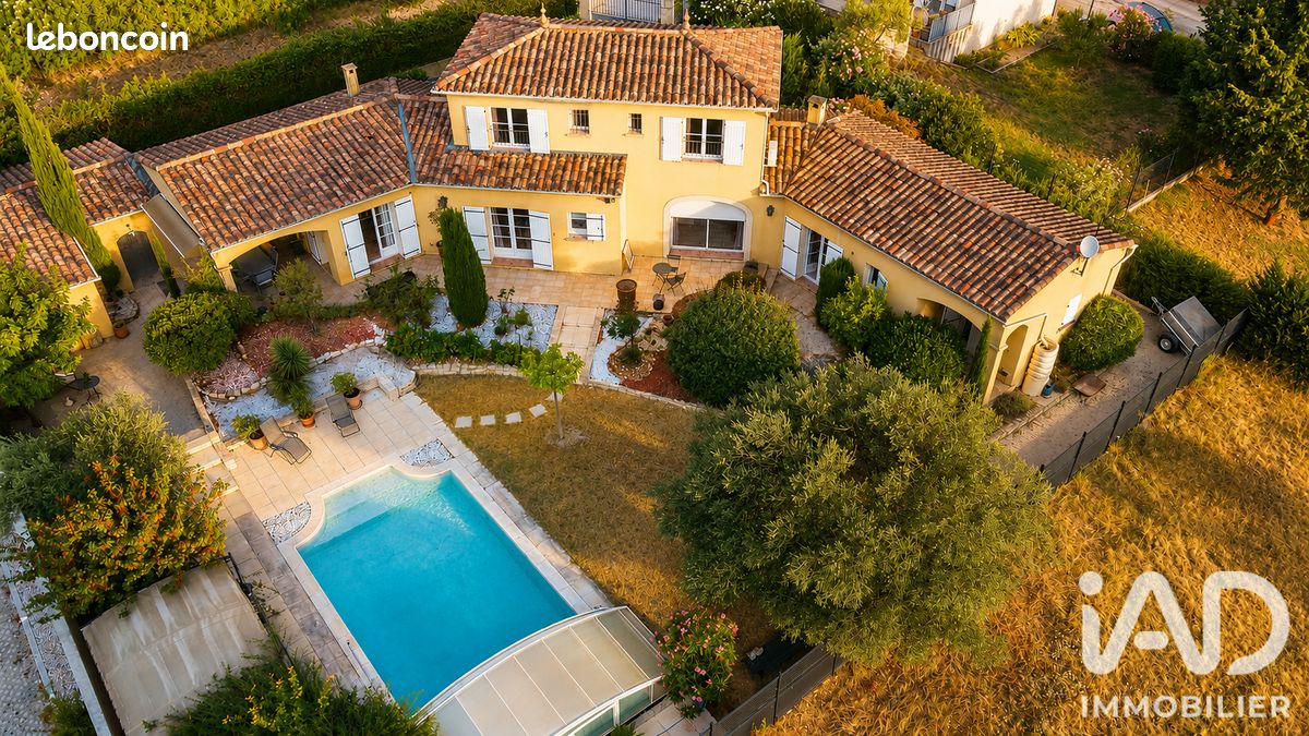 Maison 4 pièces 150 m² · à Saint-Saturnin-lès-Avignon · 150 m² · 529 000 €