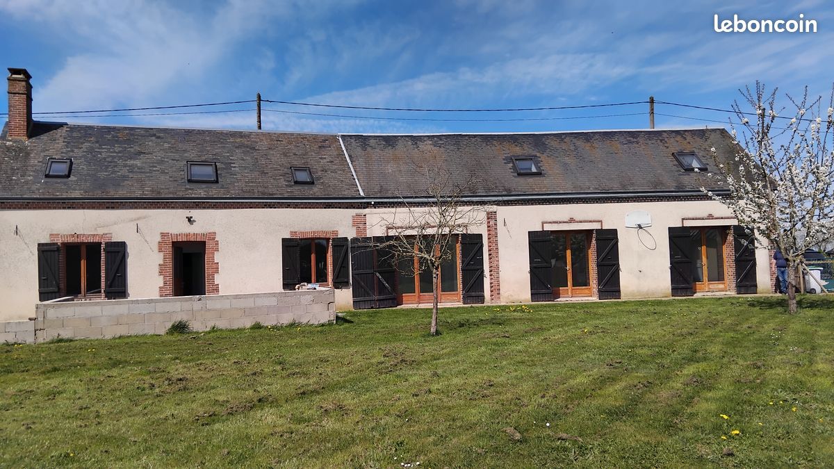 Maison 10 pièces 200 m² · à Dangeau · 200 m² · 210 000 €