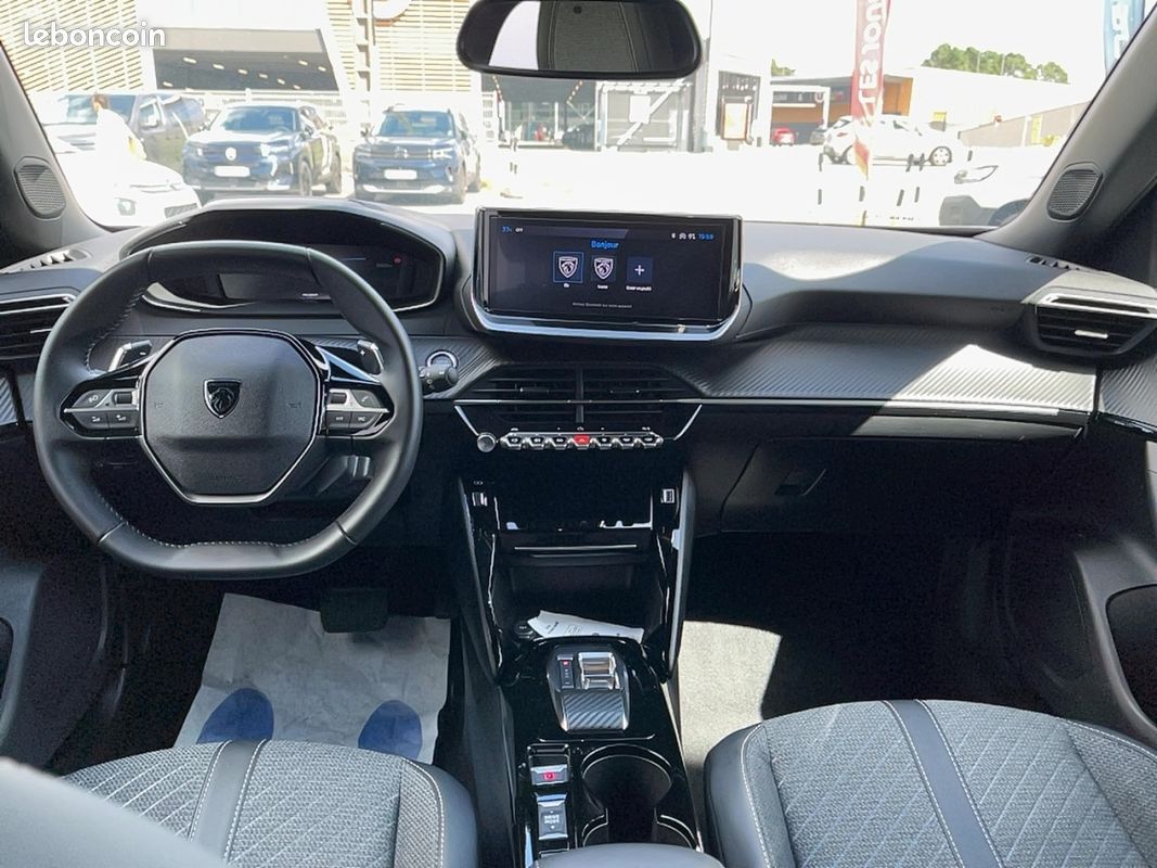 Peugeot 2008 (2) Hybrid 145 e-DCS6 ALLURE (image 6)