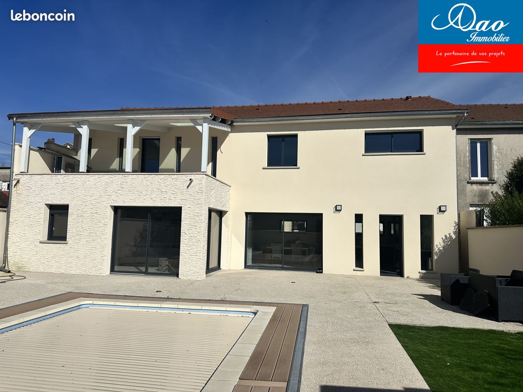 Maison 6 pièces 290 m² · à Sainte-Savine · 290 m² · 559 000 €